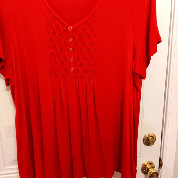 Kim Roger's 2X, Red Short Sleeve Blouse - Picture 2 of 5